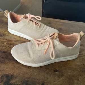 TOMS Sneakers Size 7